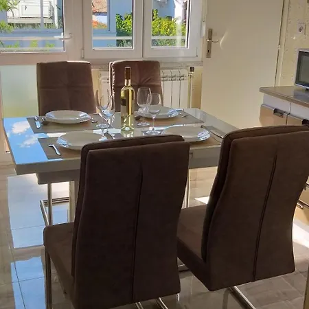 Oliva Apartment *