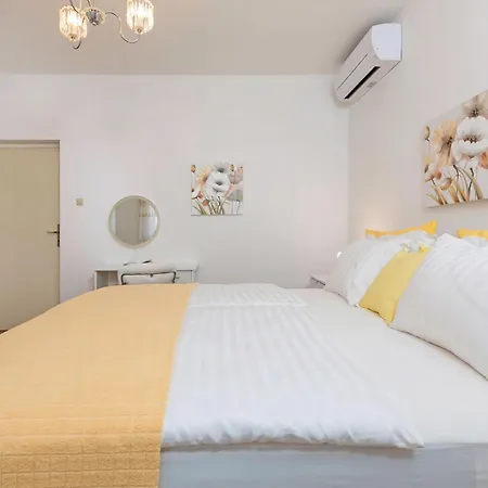 Apartment Oliva Pula